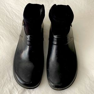 Bogs ladies 8 black waterproof booties rain boots